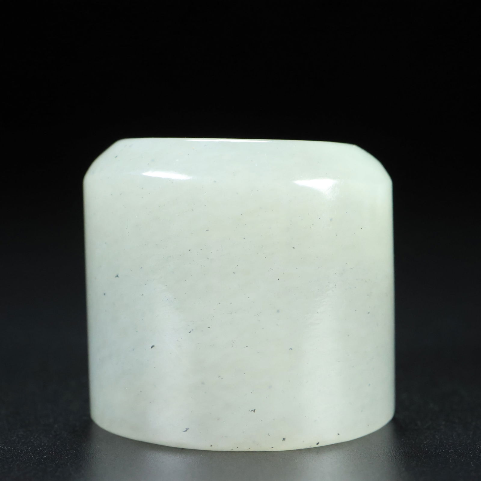 An Exquisite White Jade Thumb Ring (1 of 7)