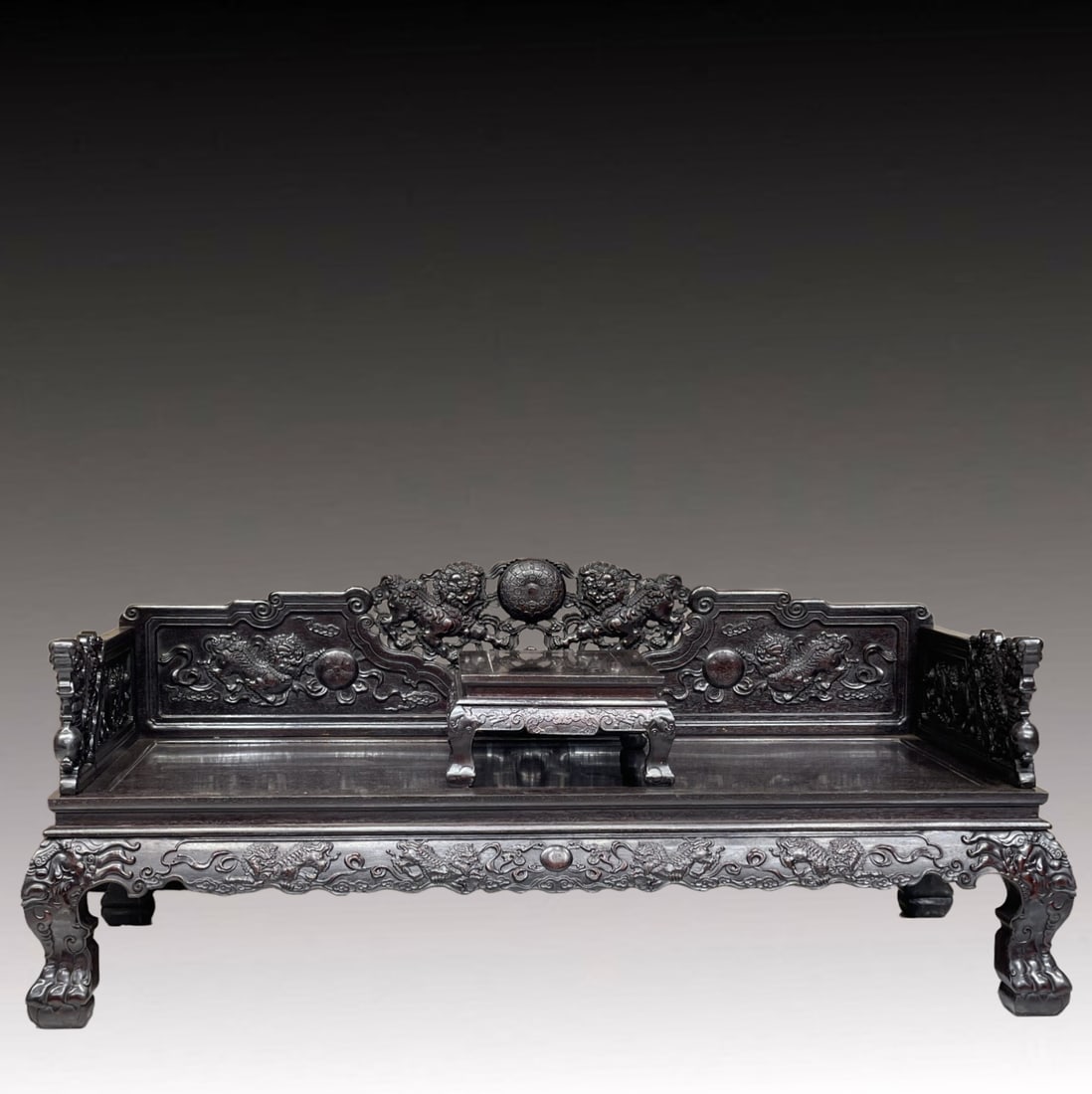 A Huge Zitanwood Lion Pattern Bed: A Huge Zitanwood Lion Pattern Bed,Qing Dynasty, China,Size：78.7inx39.4in 紫檀木狮子纹床,中国清代