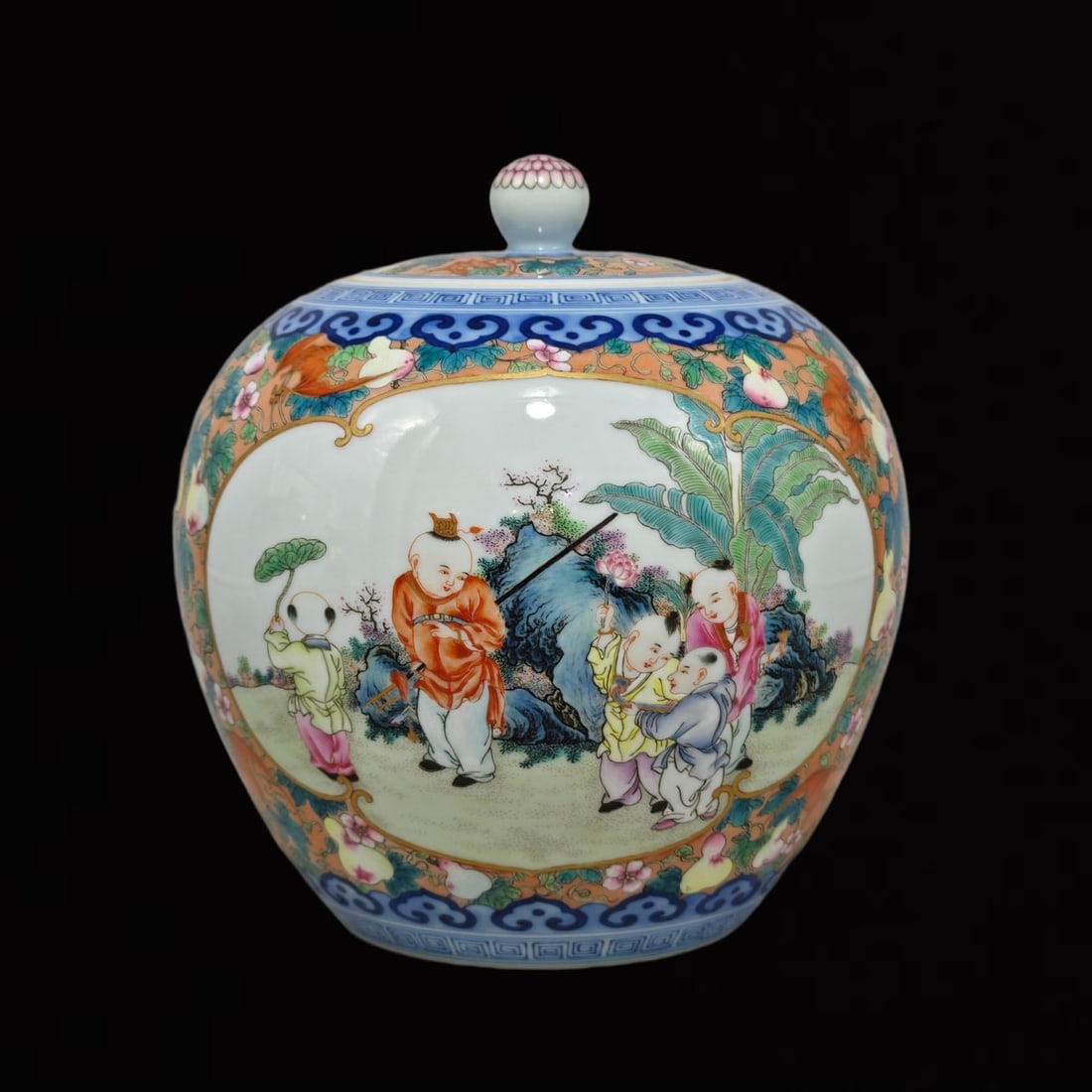An Exquisite Famille-Rose Character and Story Pattern Jar with Cover: An Exquisite Famille-Rose Character and Story Pattern Jar with Cover,Qing Dynasty,China,Qianlong Six-character Mark,Size:7.7inx7.1in 粉彩人物故事纹盖