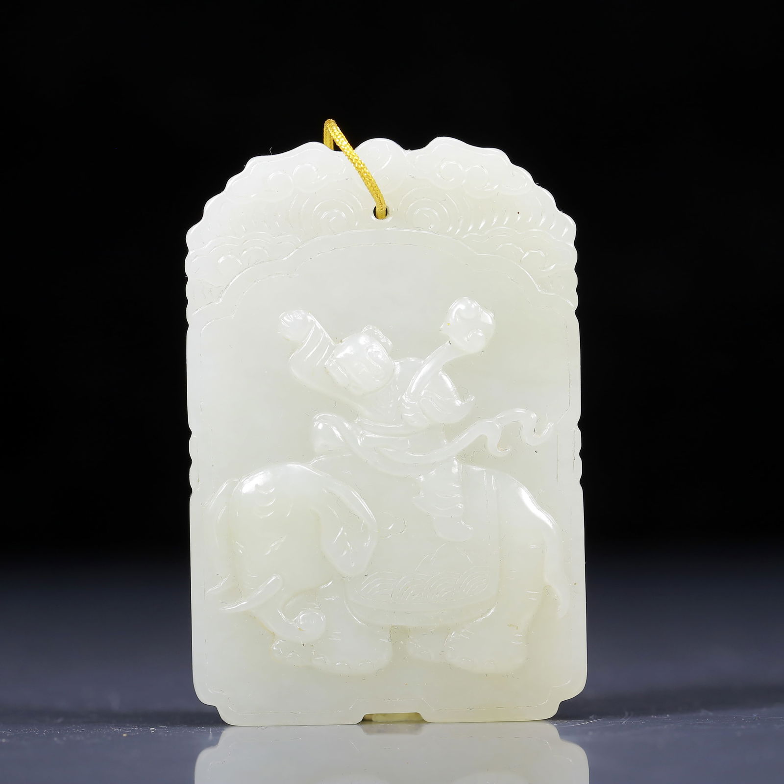 An Exquisite White Jade Figure and Elephant Pattern Pendant (1 of 4)