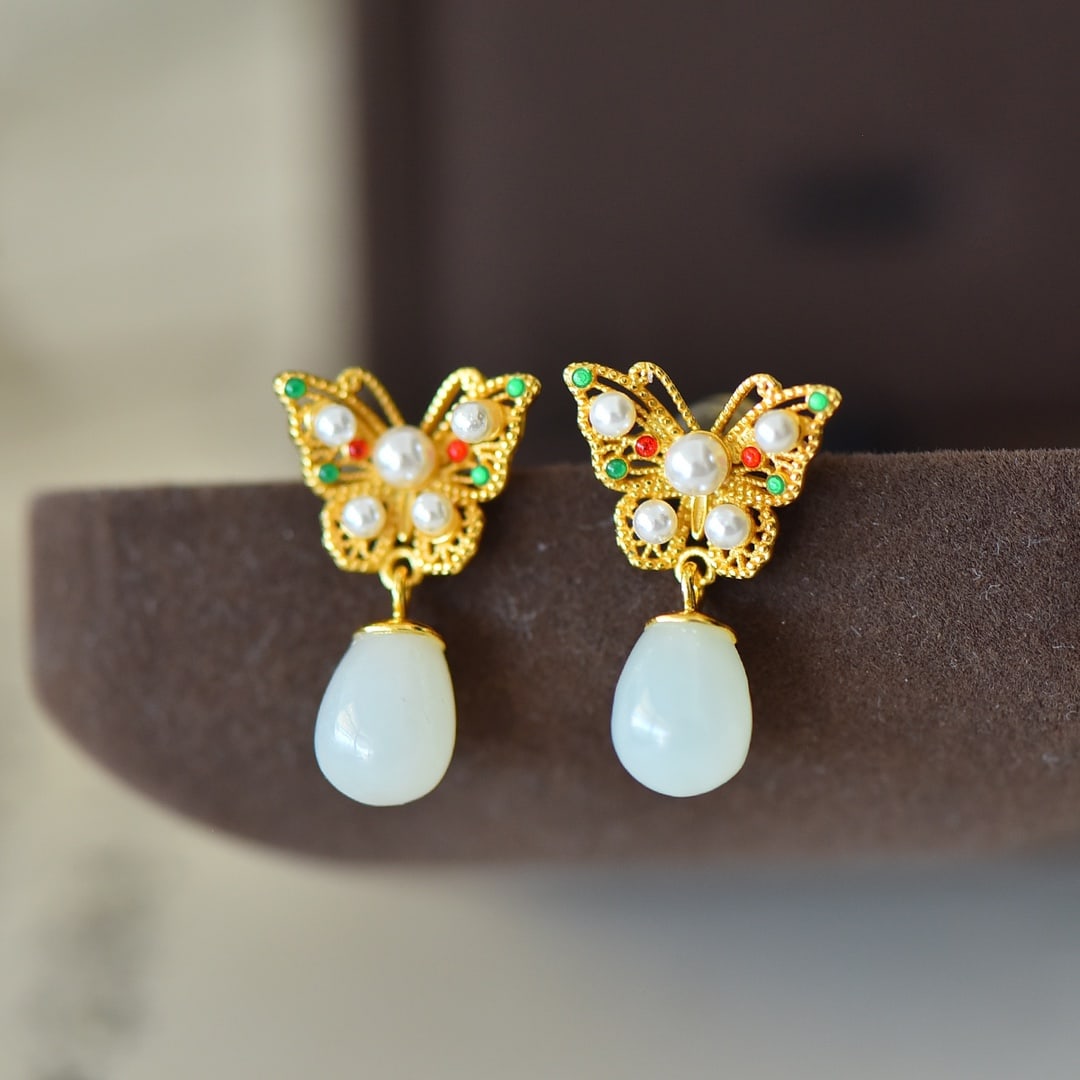 A Pair of Exquisite Sterling Silver-Gold Plated Inlaid White Jade Earrings,Inlaid Pearl: A Pair of Exquisite Sterling Silver-Gold Plated Inlaid White Jade Earrings,Inlaid Pearl,Size:0.3inx0.4in 