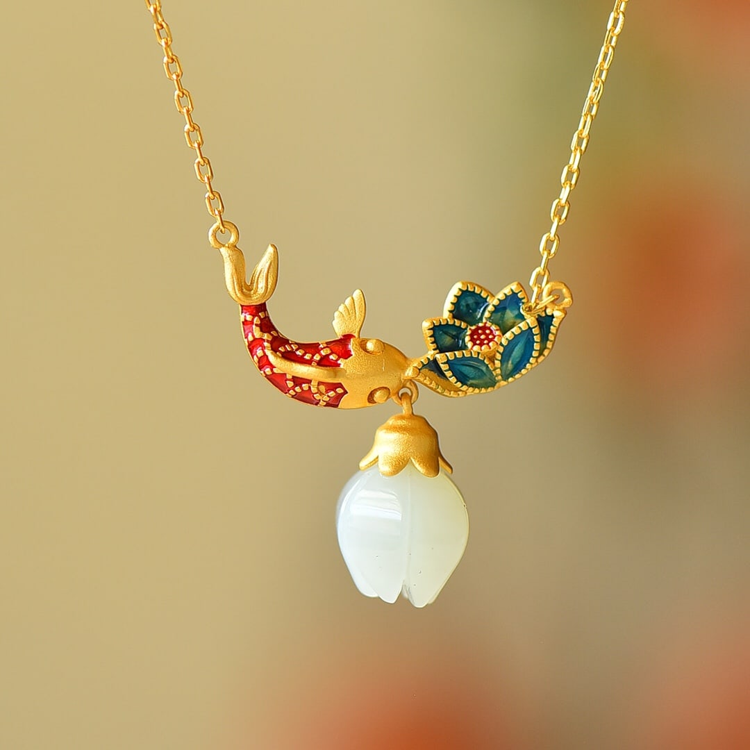 An Exquisite Sterling Silver-Gold Plated Inlaid White Jade Enamel Pendant: An Exquisite Sterling Silver-Gold Plated Inlaid White Jade Enamel Pendant 纯银镀金镶白玉珐琅吊坠