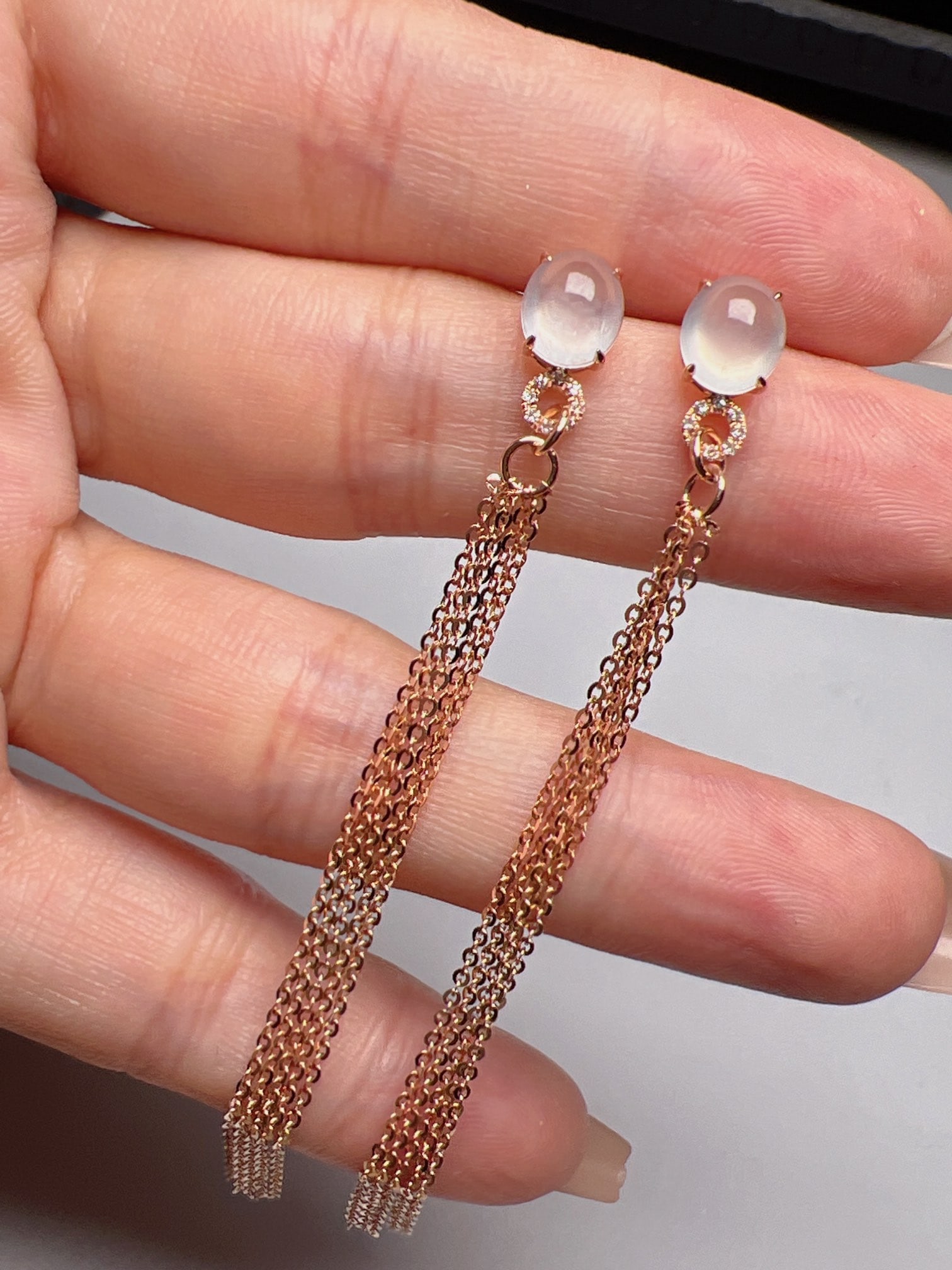 A Pair of Exquisite 18k Gold Diamond Inlaid Jadeite Earrings: A Pair of Exquisite 18k Gold Diamond Inlaid Jadeite Earrings,Size(Loose Stone):0.3inx0.2inx0.2in 一对18k金钻镶嵌翡翠耳环