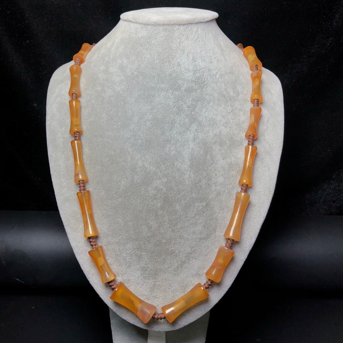 A Precious Agate Necklace - 9