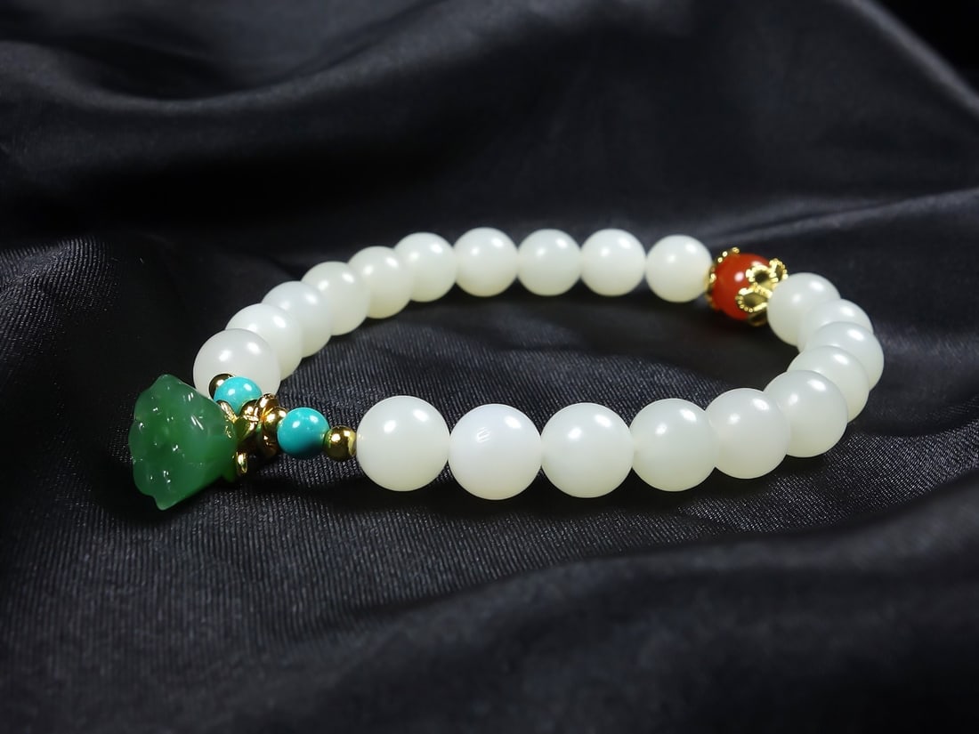 An Exquisite White Jade Bracelets - 2