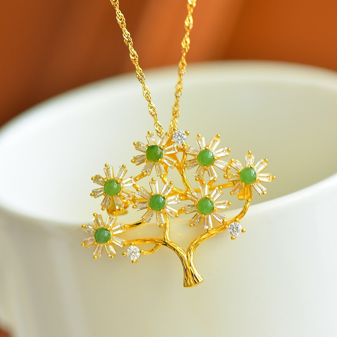 An Exquisite Sterling Silver-Gold Plated Inlaid Jasper Pendant: An Exquisite Sterling Silver-Gold Plated Inlaid Jasper Pendant,Size:0.1inx0.1in 纯银镀金镶碧玉项链