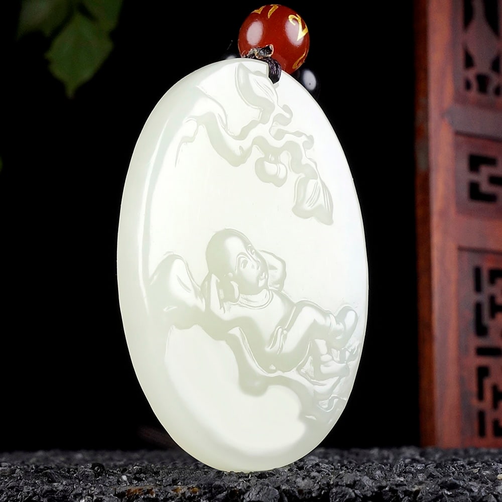An Exquisite White Jade Figure Pattern Pendant - 3