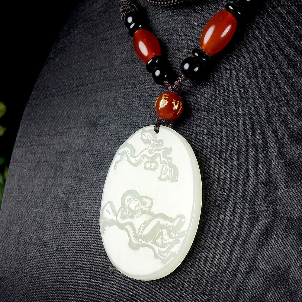 An Exquisite White Jade Figure Pattern Pendant - 5