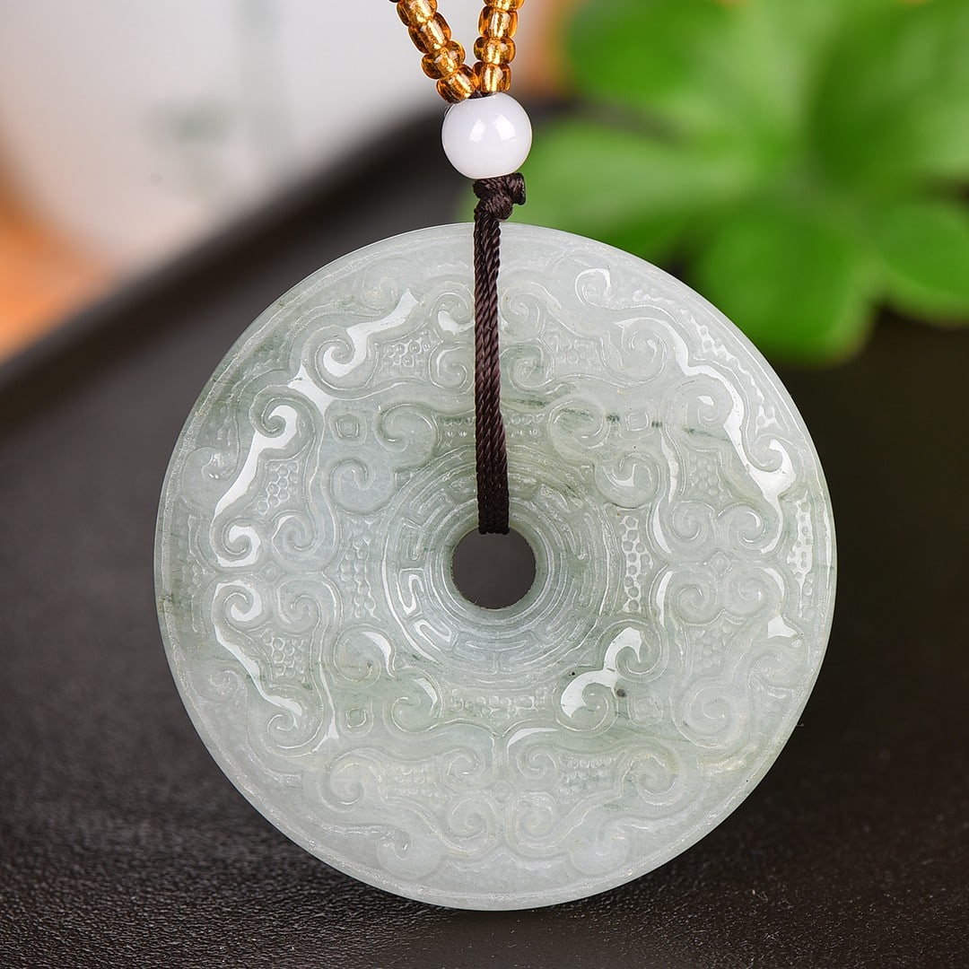 An Exquisite Jadeite Auspicious Cloud Pattern Pendant - 3