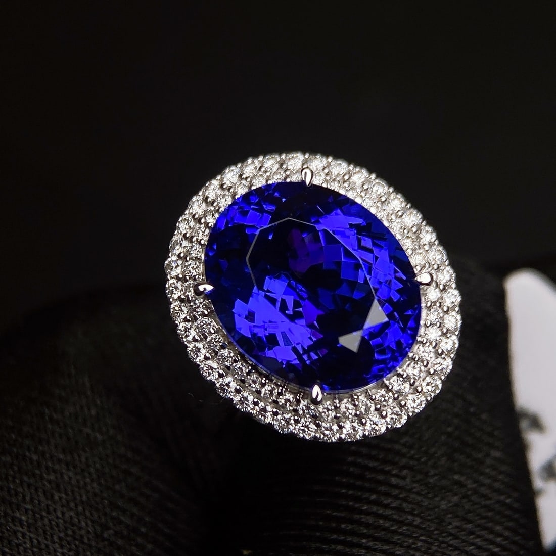 7.35Ctw Natural Sapphire Ring: 7.35Ctw Natural Sapphire Ring,Size:0.5inx0.4in 7.35Ctw天然蓝宝石戒指