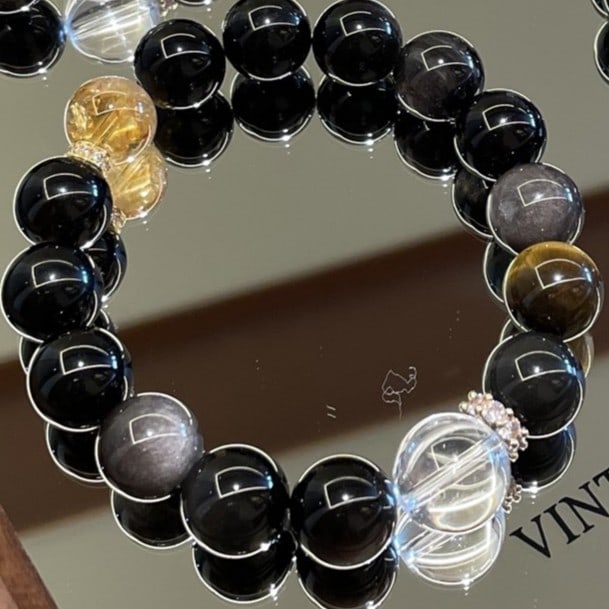 An Exquisite Crystal Bracelet - 2
