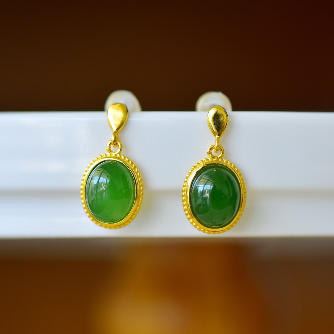 A Pair of Exquisite Sterling Silver-Gold Plated Inlaid Jasper Earrings: A Pair of Exquisite Sterling Silver-Gold Plated Inlaid Jasper Earrings,Size:0.3inx0.4in 一对纯银镀金镶碧玉耳环