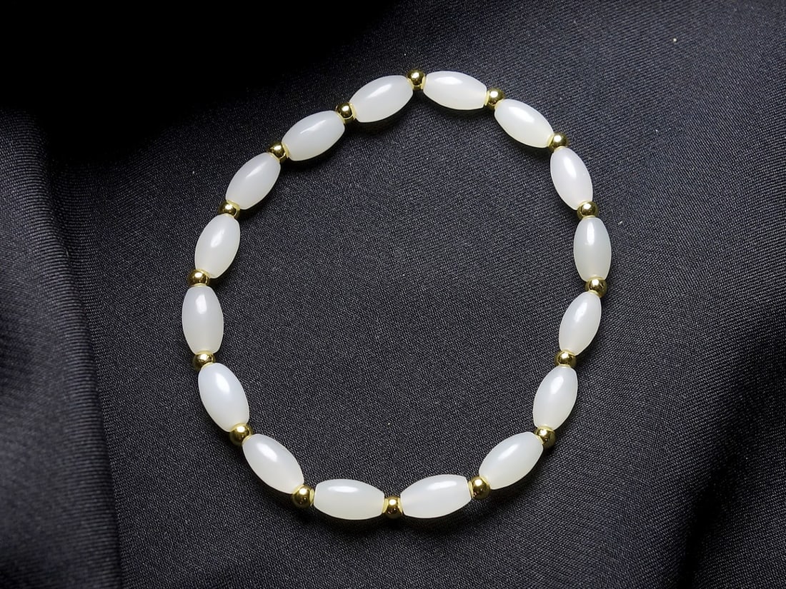 An Exquisite White Jade Bracelets - 2