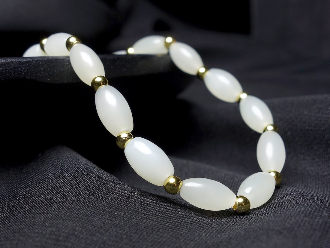 An Exquisite White Jade Bracelets - 4