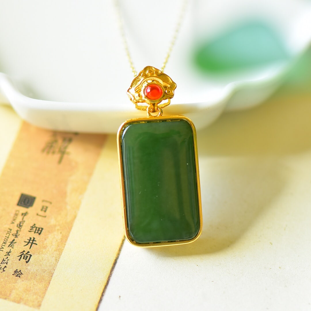A Pair of Exquisite Sterling Silver-Gold Plated Inlaid Jasper Necklace: A Pair of Exquisite Sterling Silver-Gold Plated Inlaid Jasper Necklace,Size:0.6inx1.3in 纯银镀金镶碧玉项链