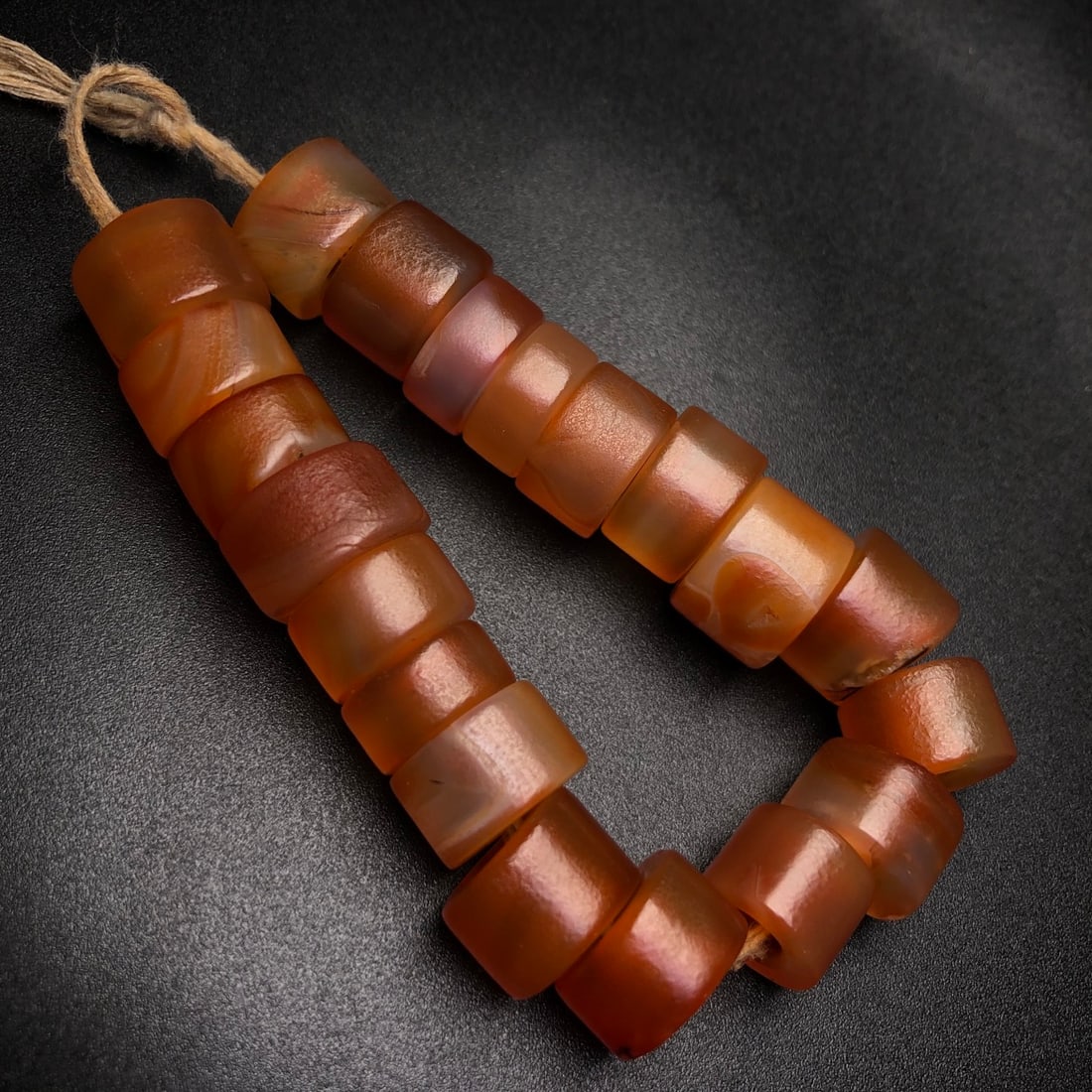 A Precious Agate Bracelets: A Precious Agate Bracelets,Size:0.5inx0.3in*20 玛瑙手串