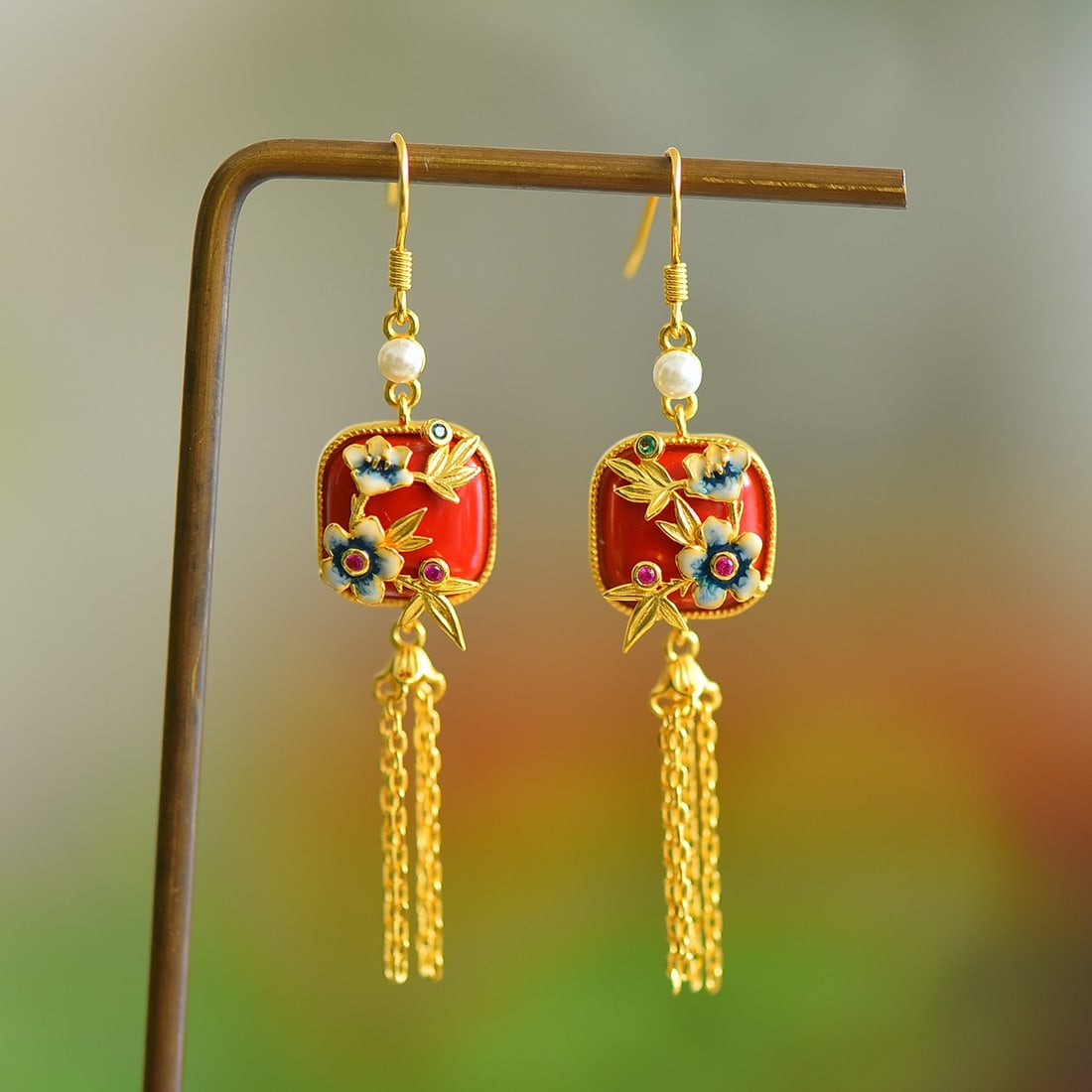 A Pair of Exquisite Sterling Silver-Gold Plated Inlaid Cinnabar Earrings,Inlaid Pearls: A Pair of Exquisite Sterling Silver-Gold Plated Inlaid Cinnabar Earrings,Inlaid Pearls,Size:0.5inx0.5in 寓意:花开五福,五福临门 