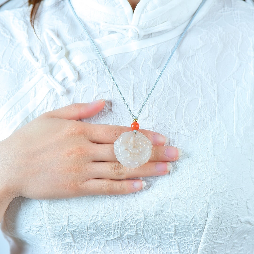 An Exquisite White Jade Wealth-Attracting Creature Pattern Pendant: An Exquisite White Jade Wealth-Attracting Creature Pattern Pendant,Size:1.4inx1.5in 白玉貔貅纹挂件