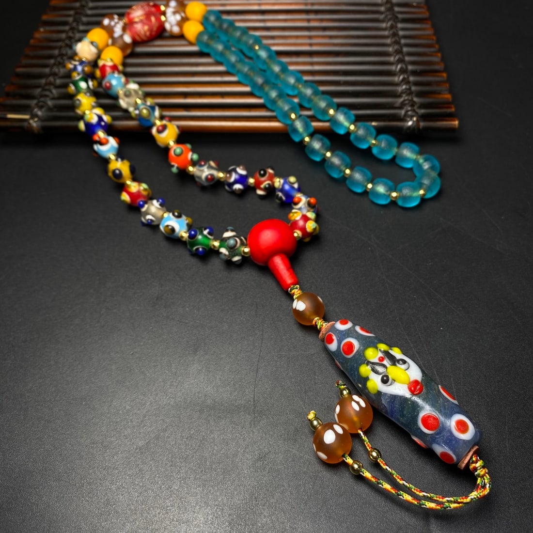 A Precious Glass Necklace: A Precious Glass Necklace,Size:0.4in 琉璃项链