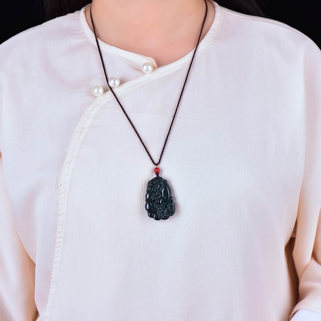 An Exquisite Jasper Wealth-Attracting Creature Pattern Pendant: An Exquisite Jasper Wealth-Attracting Creature Pattern Pendant,Size:1.2inx1.8in 碧玉貔貅纹挂件