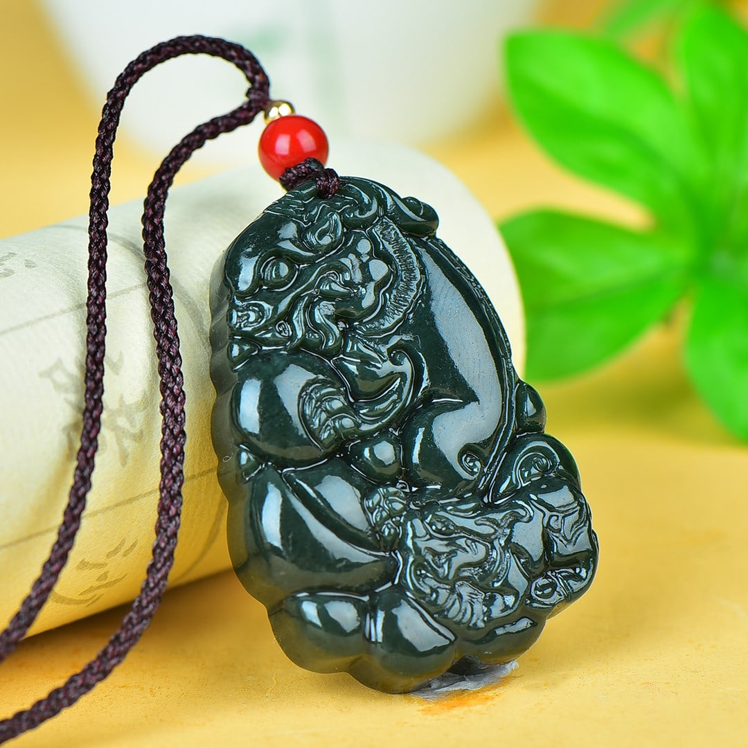 An Exquisite Jasper Wealth-Attracting Creature Pattern Pendant - 4