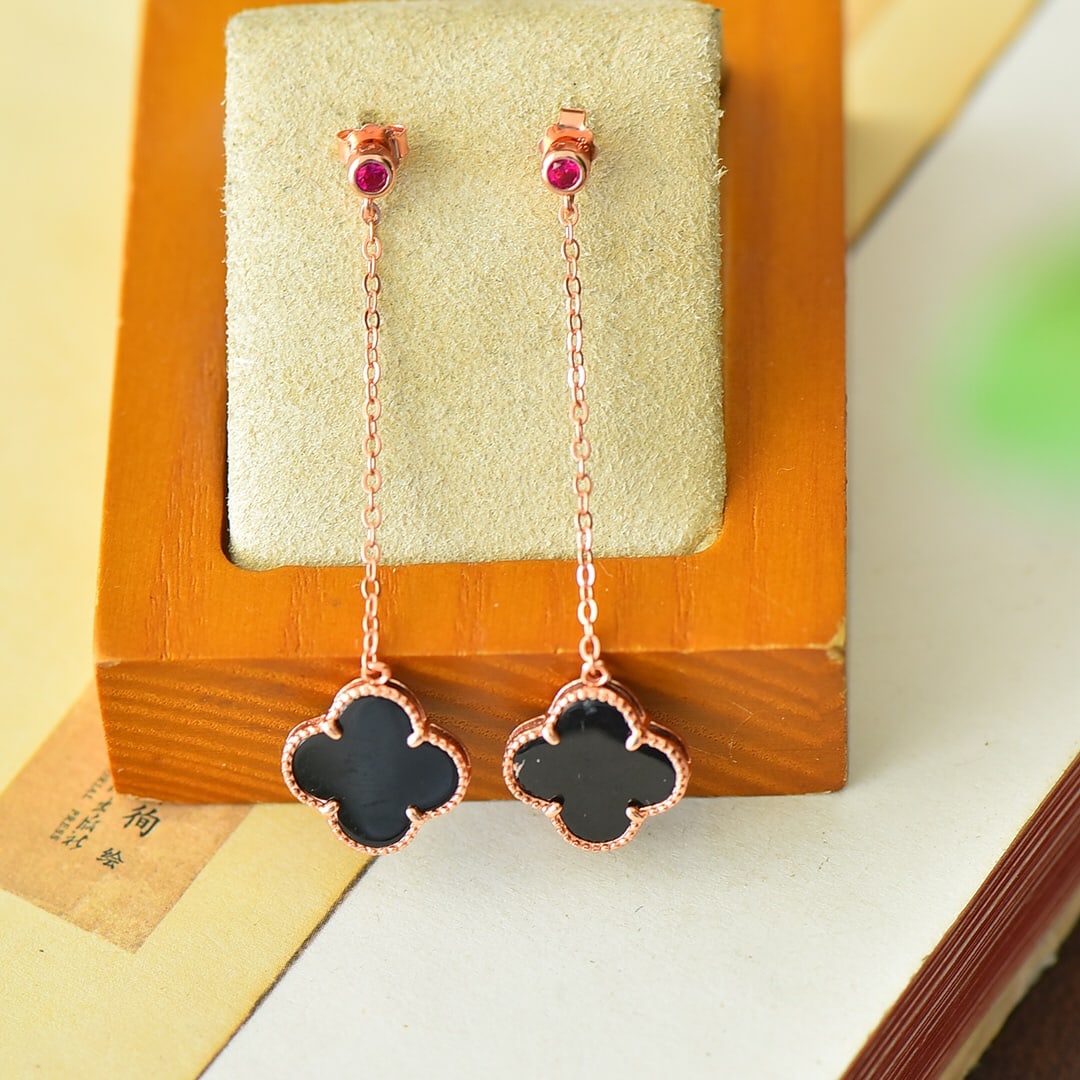 A Pair of Exquisite Sterling Silver Inlaid Black Jade Earrings: A Pair of Exquisite Sterling Silver Inlaid Black Jade Earrings,Size:0.5inx2.1in 一对纯银镶墨玉耳环