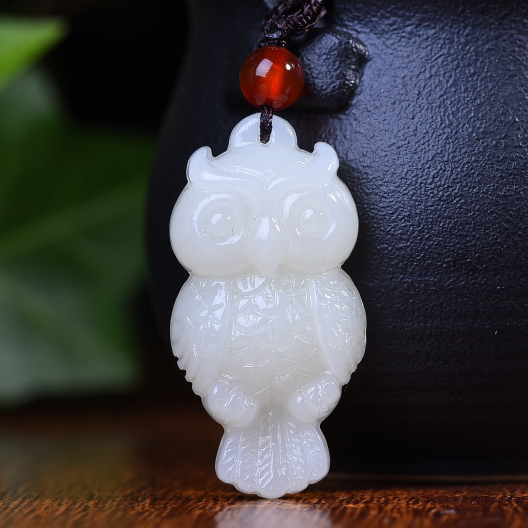An Exquisite White Jade Owl Pendant: An Exquisite White Jade Owl Pendant,Size:0.7inx1.5in 白玉猫头鹰挂件