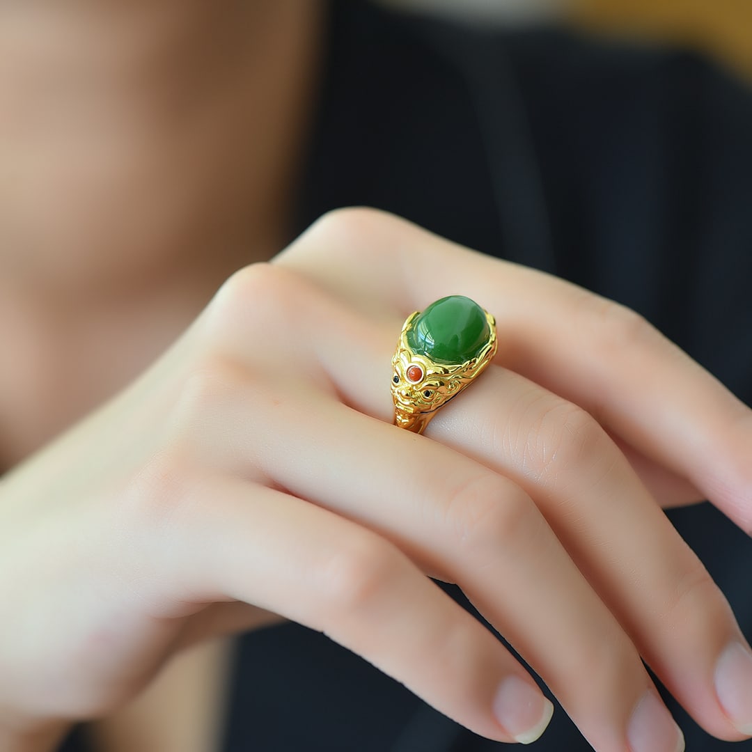 An Exquisite Sterling Silver-Gold Plated Inlaid Jasper Enamel Ring: An Exquisite Sterling Silver-Gold Plated Inlaid Jasper Enamel Ring 纯银镀金镶碧玉珐琅戒指