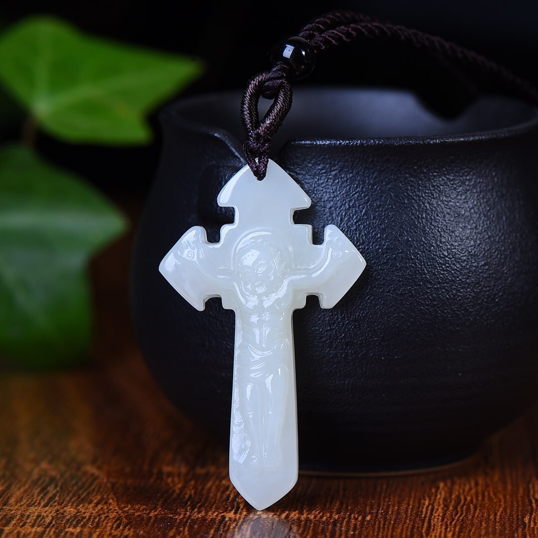 An Exquisite White Jade Pendant: An Exquisite White Jade Pendant,Size:1.1inx1.9in 白玉挂件