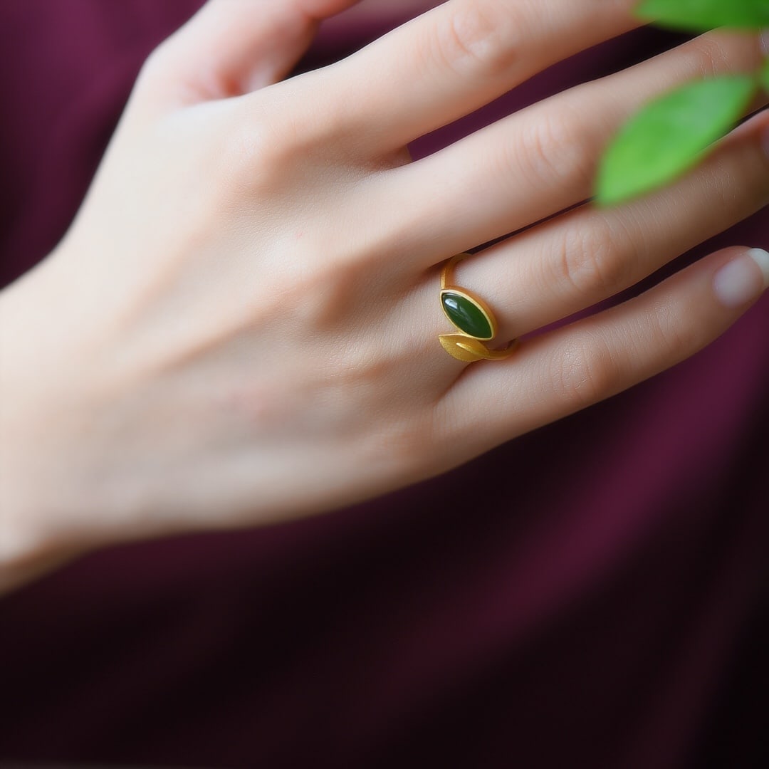 An Exquisite Sterling Silver-Gold Plated Inlaid Jasper Ring: An Exquisite Sterling Silver-Gold Plated Inlaid Jasper Ring,Size:0.4inx0.2in 纯银镀金镶碧玉戒指