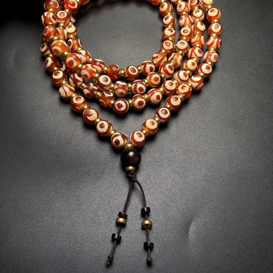 A Precious Dzi Bead Necklace - 8
