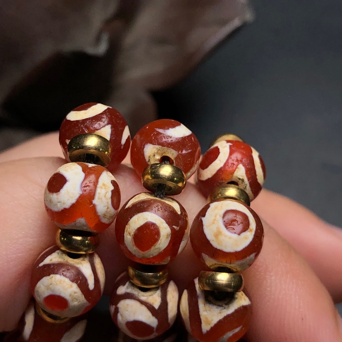 A Precious Dzi Bead Necklace - 9