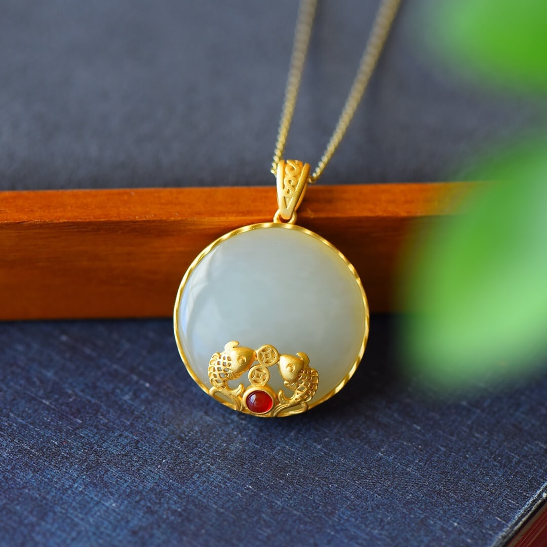 A Pair of Exquisite Sterling Silver-Gold Plated Inlaid White Jade Necklace: A Pair of Exquisite Sterling Silver-Gold Plated Inlaid White Jade Necklace,Size:1inx1.3in 纯银镀金镶白玉项链