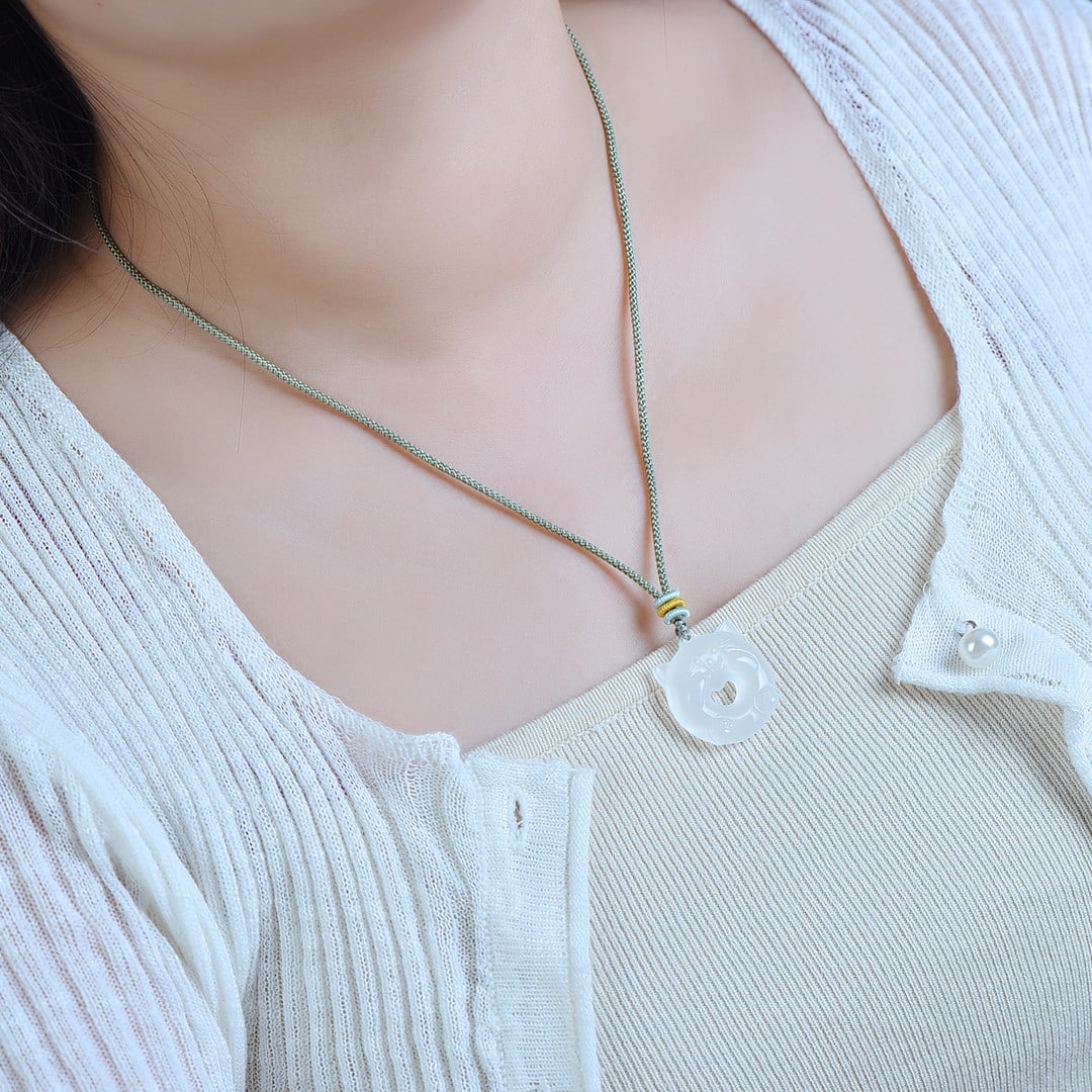 An Exquisite Jadeite Pendant: An Exquisite Jadeite Pendant,Size:1inx1.1in 翡翠挂件