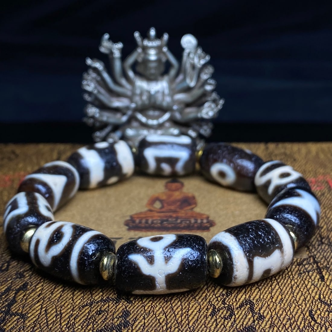 A Precious Dzi Bead Bracelets - 3