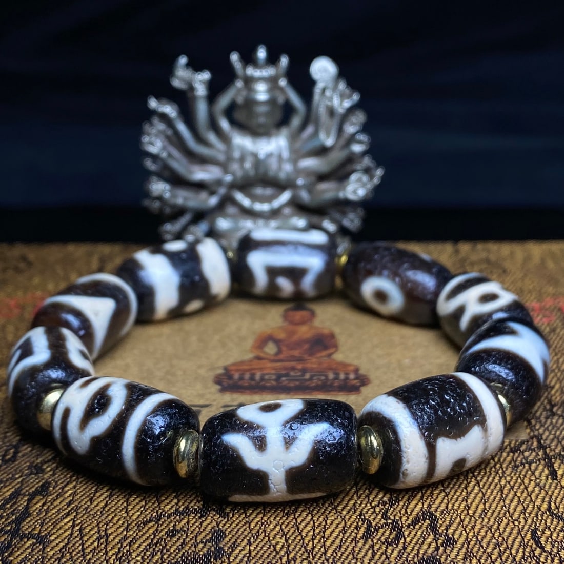 A Precious Dzi Bead Bracelets - 9