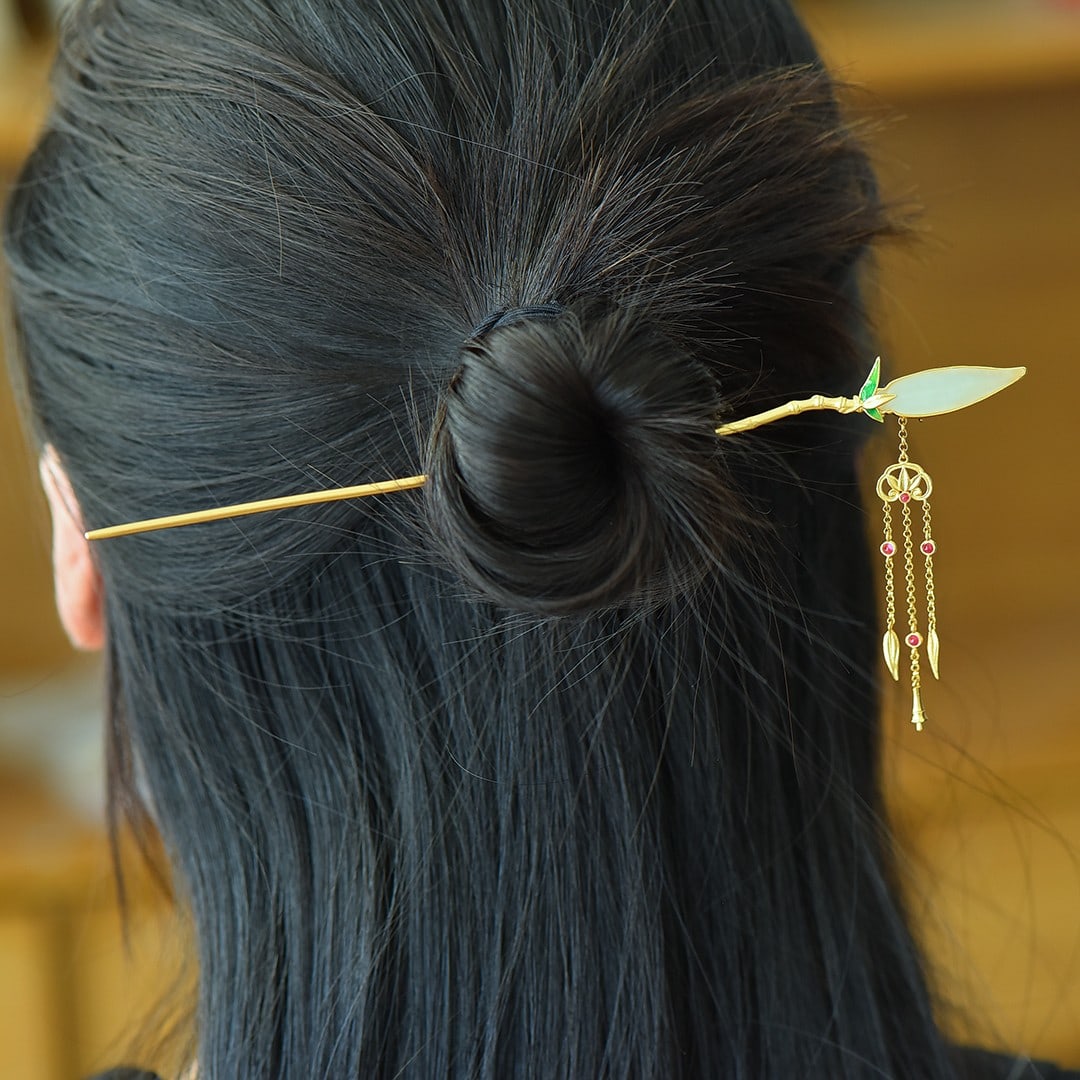 An Exquisite Sterling Silver-Gold Plated Inlaid White Jade Hairpin: An Exquisite Sterling Silver-Gold Plated Inlaid White Jade Hairpin,Size:0.3inx1.1in 纯银镀金镶白玉发簪