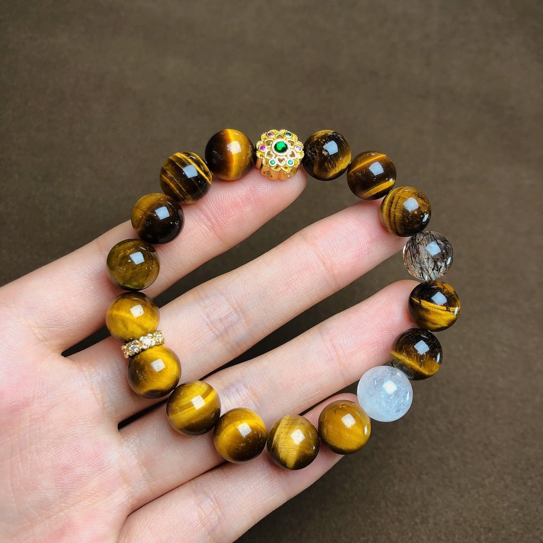 An Exquisite Crystal Bracelets: An Exquisite Crystal Bracelets,Size:0.4in,Weight:28.2g 水晶手串