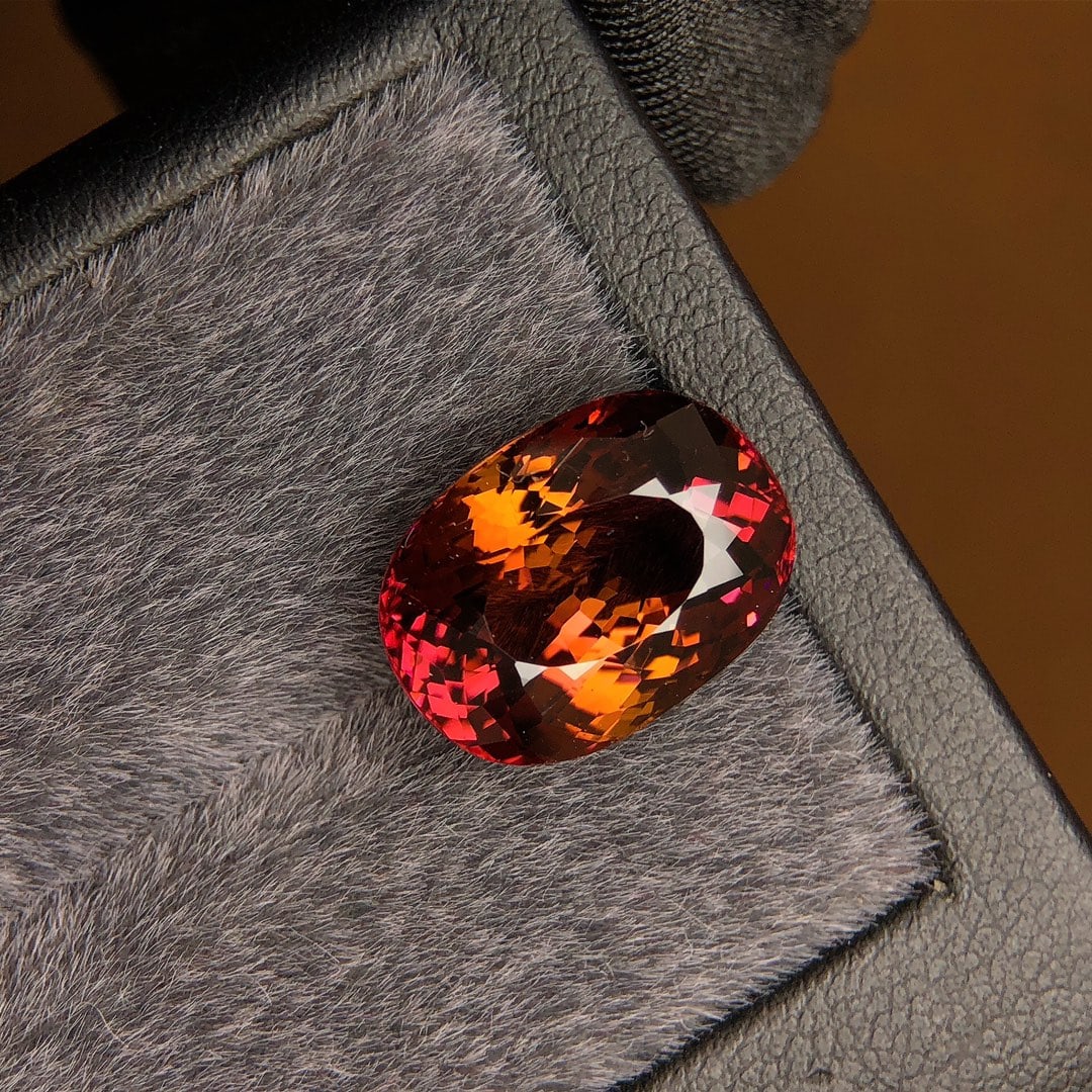 10.95Ctw Natural Tourmaline Loose: 10.95Ctw Natural Tourmaline Loose,Size:0.6inx0.5inx0.3in 10.95Ctw天然碧玺裸石