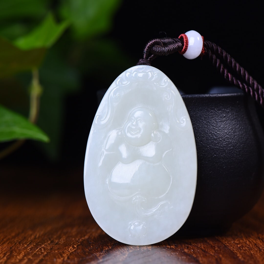 An Exquisite White Jade Maitreya Buddha Pattern Pendant: An Exquisite White Jade Maitreya Buddha Pattern Pendant,Size:1.5inx2.8in (寓意)寓意吉祥 笑口常开 