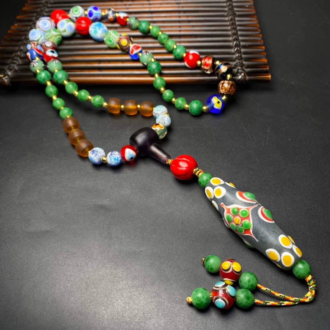 A Precious Glass Necklace: A Precious Glass Necklace,Size:0.4in 琉璃项链