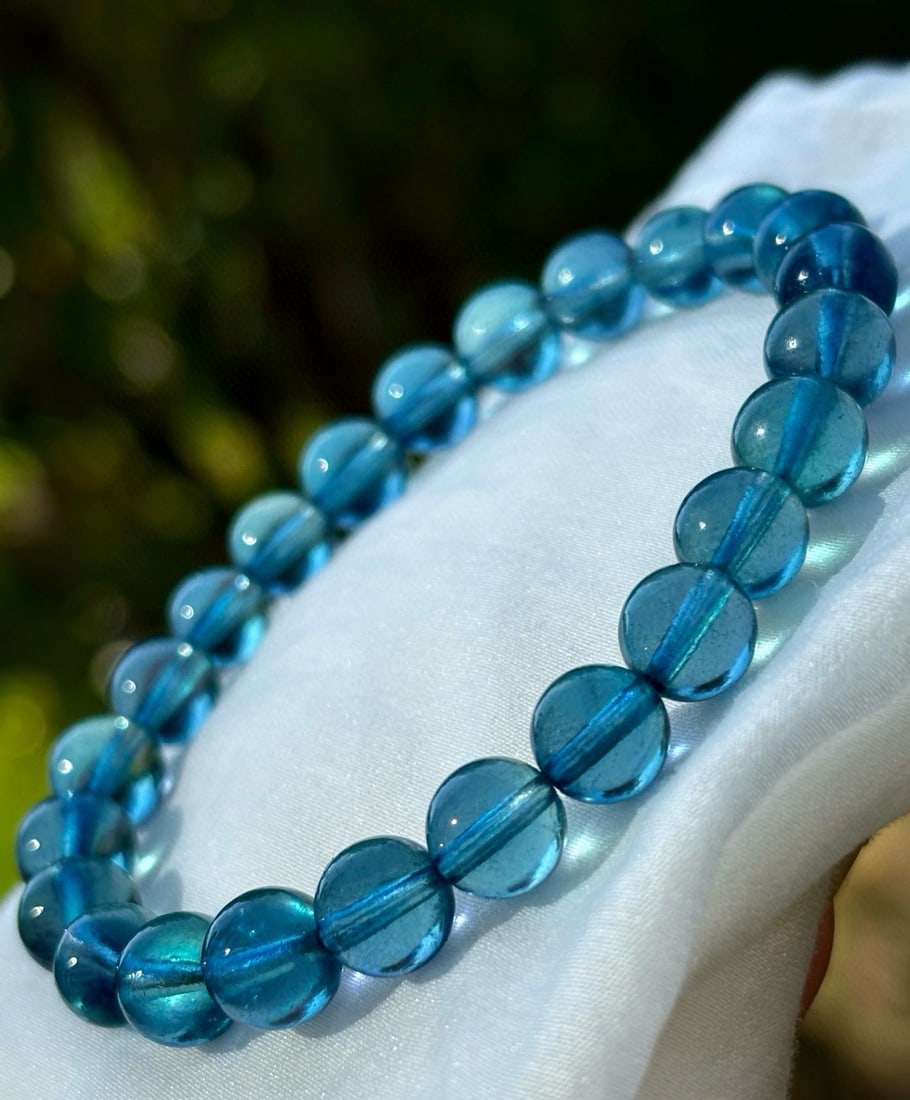 An Exquisite Aquamarine Bracelets: An Exquisite Aquamarine Bracelets,Size:0.3in,Weight:15g 海蓝宝手串