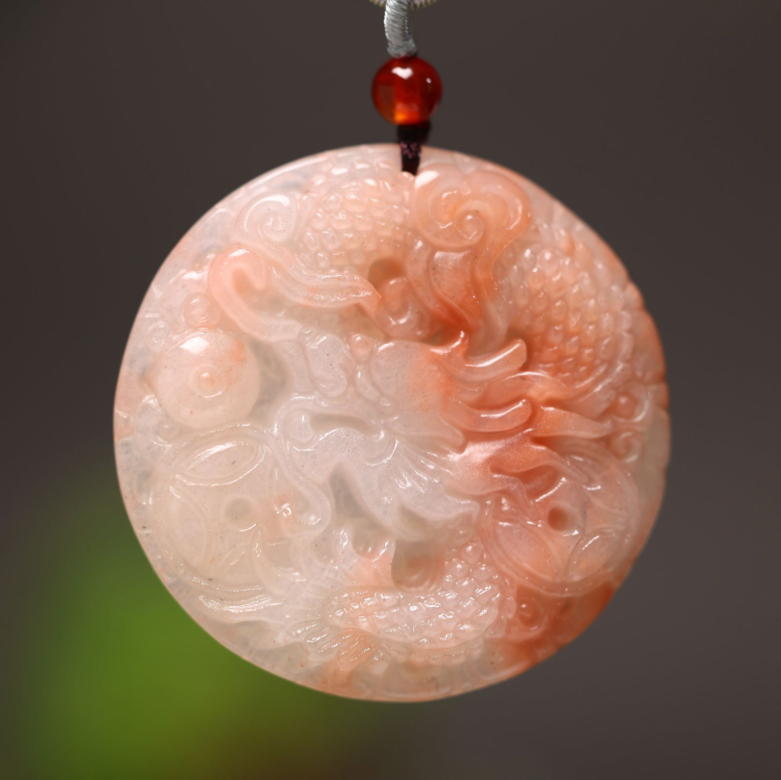 An Exquisite White Jade Dragon Pattern Pendant: An Exquisite White Jade Dragon Pattern Pendant,Size:1.9inx1.9in 寓意:龙行天下 白玉龙纹吊坠