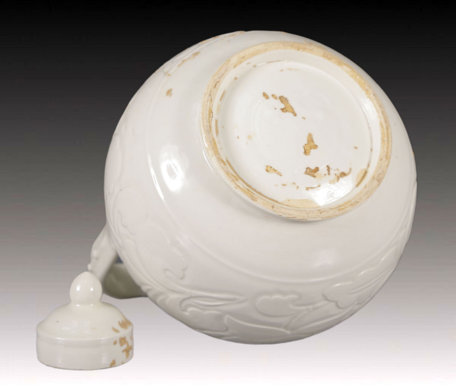 An Exquisite Ding yao Lotus Pattern Ewer - 11