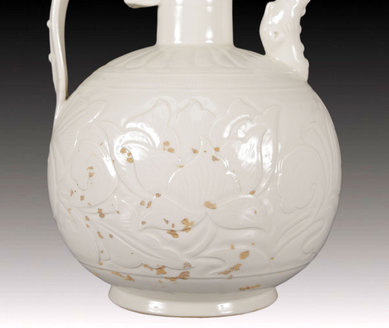 An Exquisite Ding yao Lotus Pattern Ewer - 3