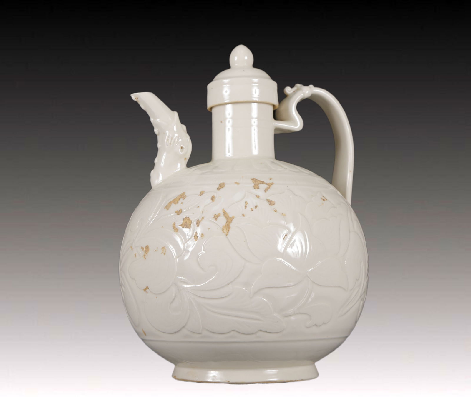 An Exquisite Ding yao Lotus Pattern Ewer - 6