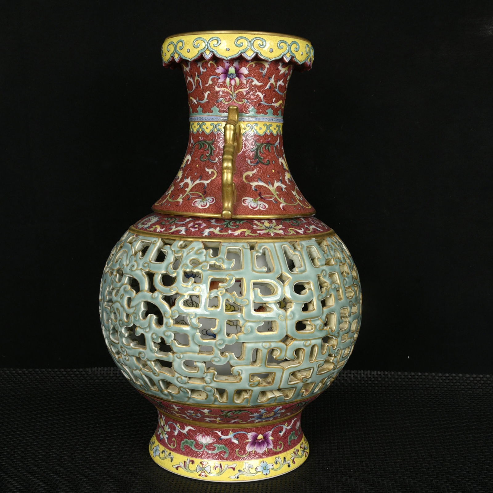 A Huge Enamel Chi-Dragon Pattern Double-Ears Vase - 4