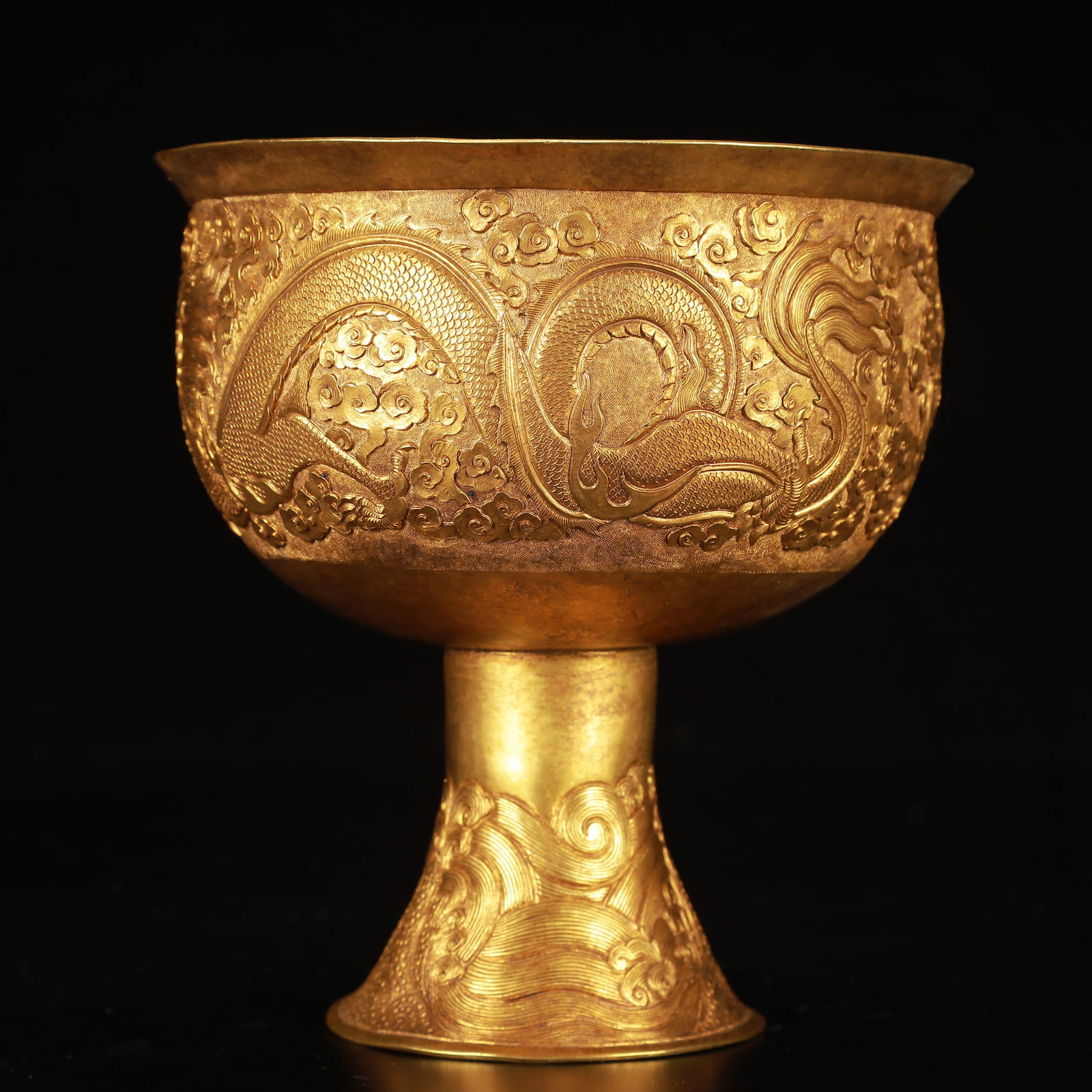 An Exquisite Gilt Bronze Auspicious Cloud and Dragon Pattern Stem Cup - 4