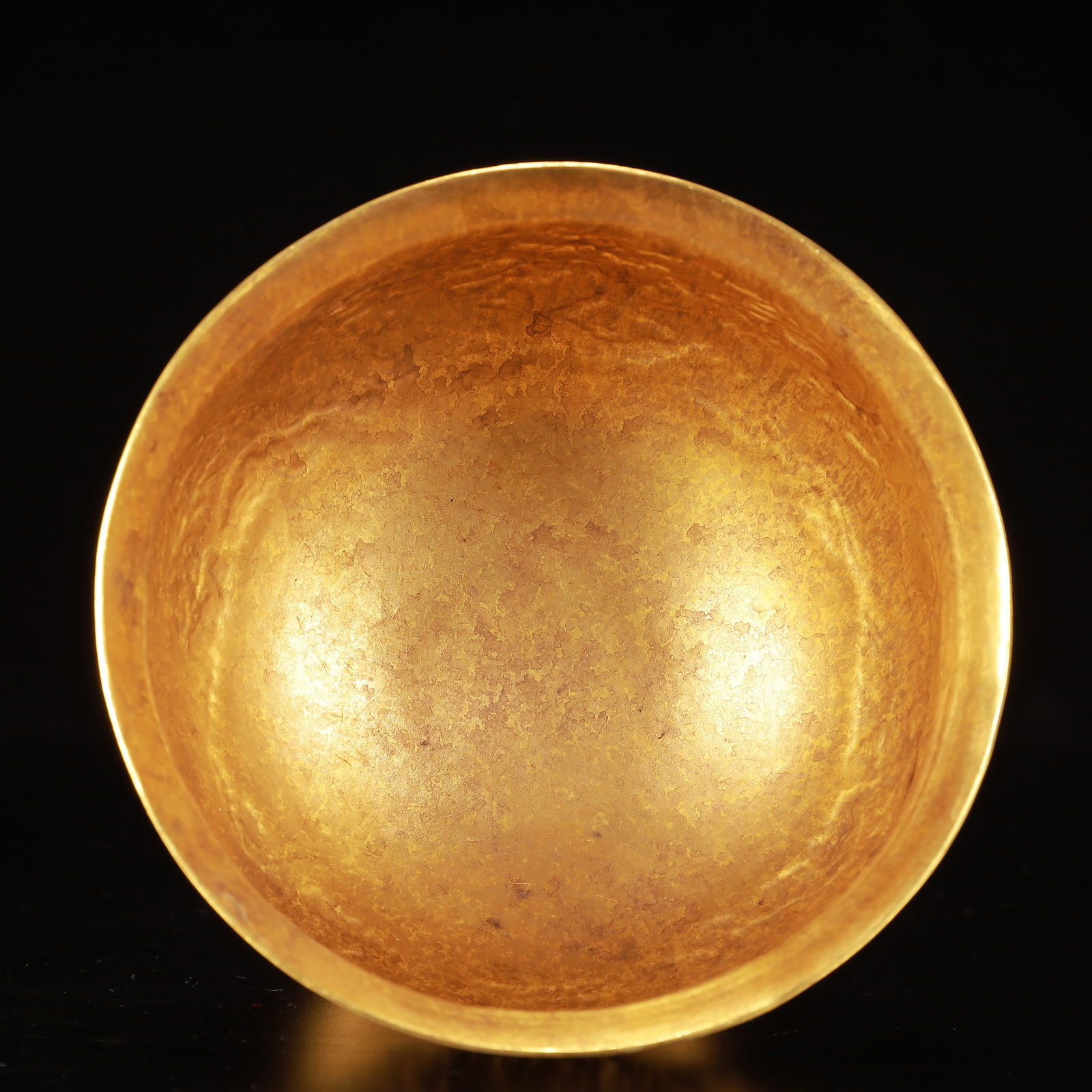 An Exquisite Gilt Bronze Auspicious Cloud and Dragon Pattern Stem Cup - 7