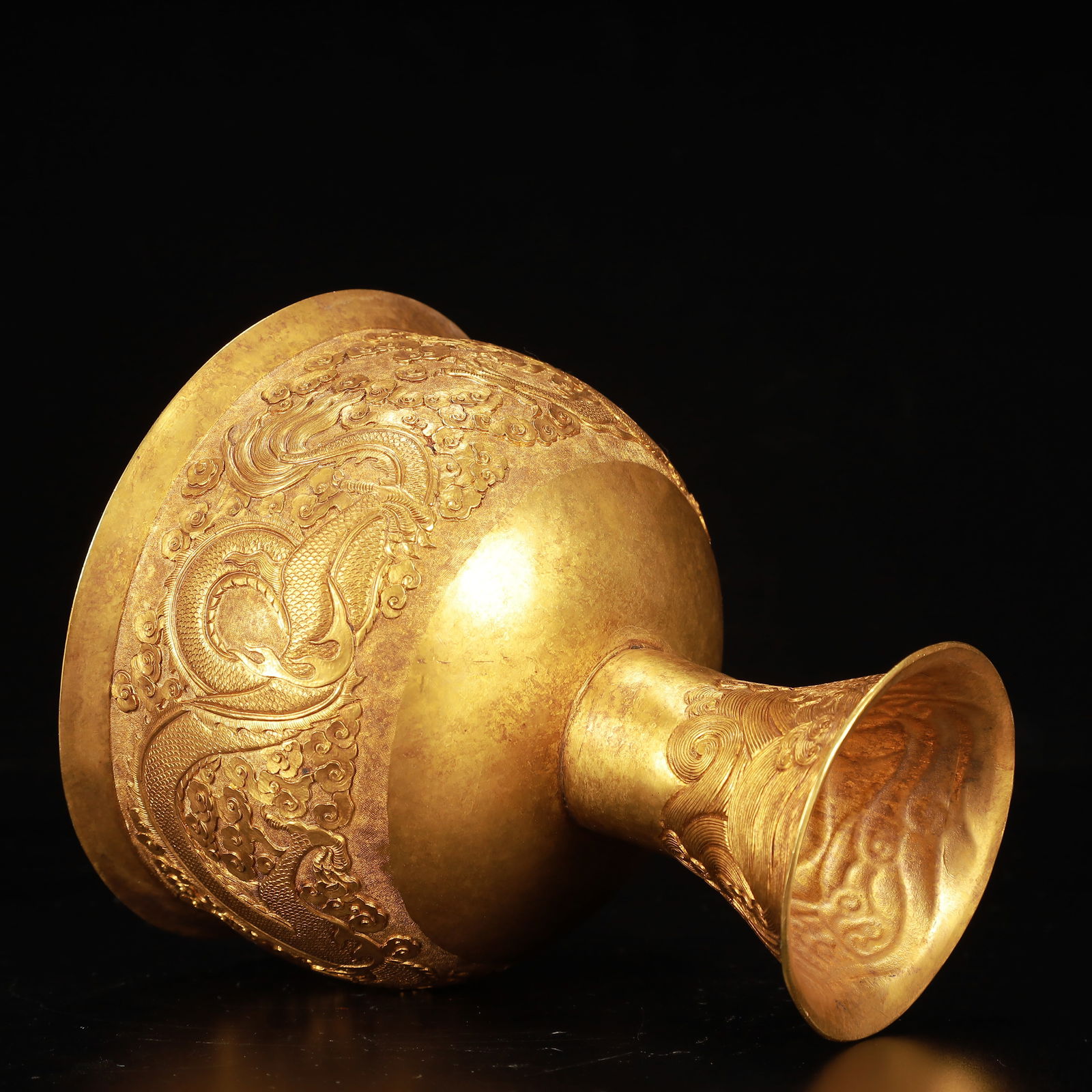 An Exquisite Gilt Bronze Auspicious Cloud and Dragon Pattern Stem Cup - 8